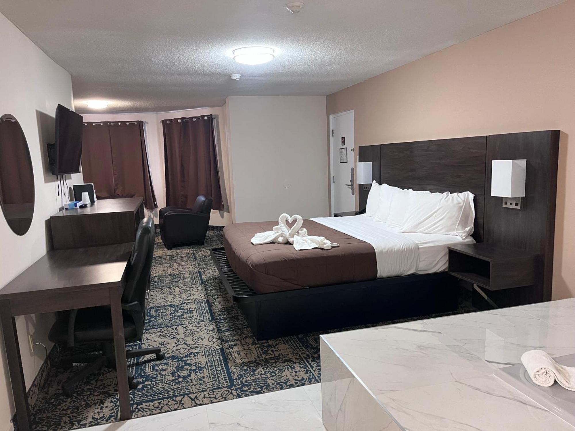 Falls & Hotel